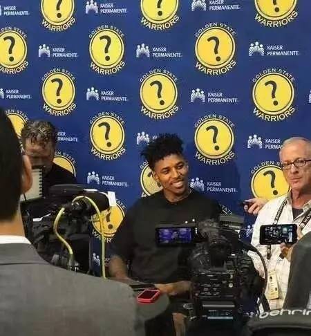 博格自言过早退役很愚蠢，梅总前教练找到下家，李娜出战表演赛（博格称过早退役太愚蠢，梅总前教练另觅东家，李娜将出战表演赛）