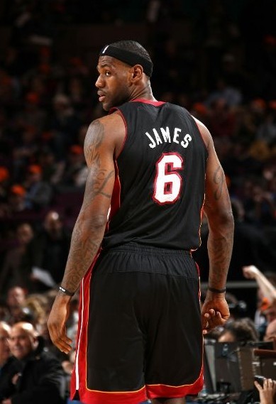 恩里克：登贝莱上场问题需谨慎处理，希望圣诞节后伤员能回归（恩里克：登贝莱出场需审慎评估，盼圣诞节后伤员复出）