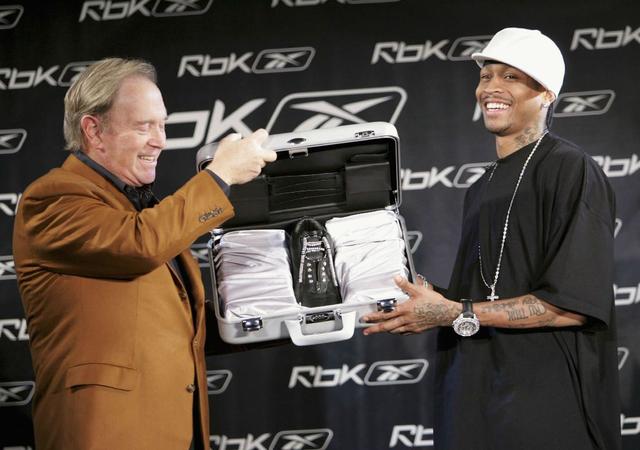 里程碑，徐新已为上海海港出战100场比赛（徐新迎来里程碑：代表上海海港出战第100场）