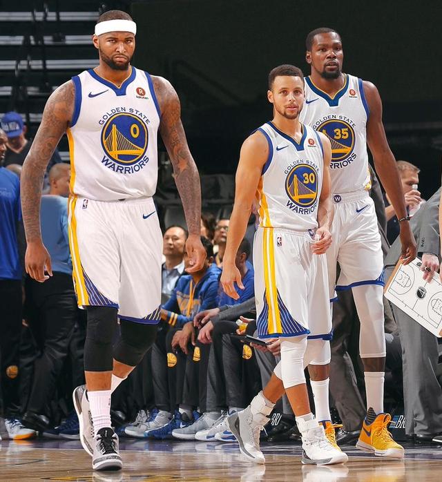 NBA最佳阵容公布：詹姆斯入选,（NBA最佳阵容揭晓：詹姆斯上榜）